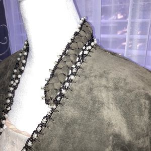 100% SUEDE SOPHIE CHANG Faux Pearl embellished lightweight jacket darkOlive Med